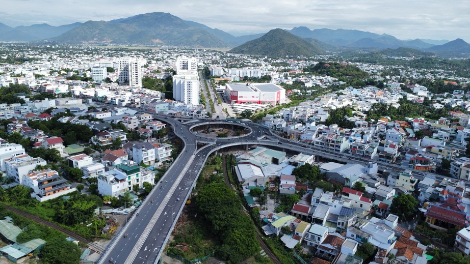 Niềm vui khi cầu X&oacute;m B&oacute;ng v&agrave; n&uacute;t giao Ngọc Hội th&ocirc;ng xe - Ảnh 5.