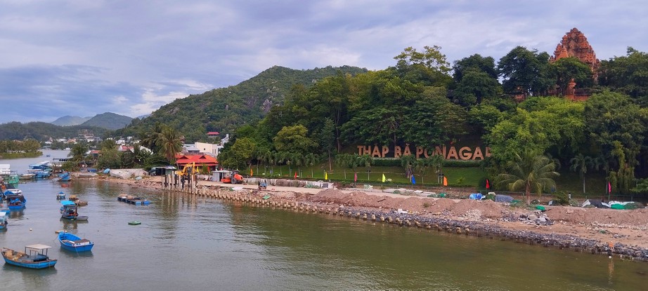 Niềm vui khi cầu X&oacute;m B&oacute;ng v&agrave; n&uacute;t giao Ngọc Hội th&ocirc;ng xe - Ảnh 2.