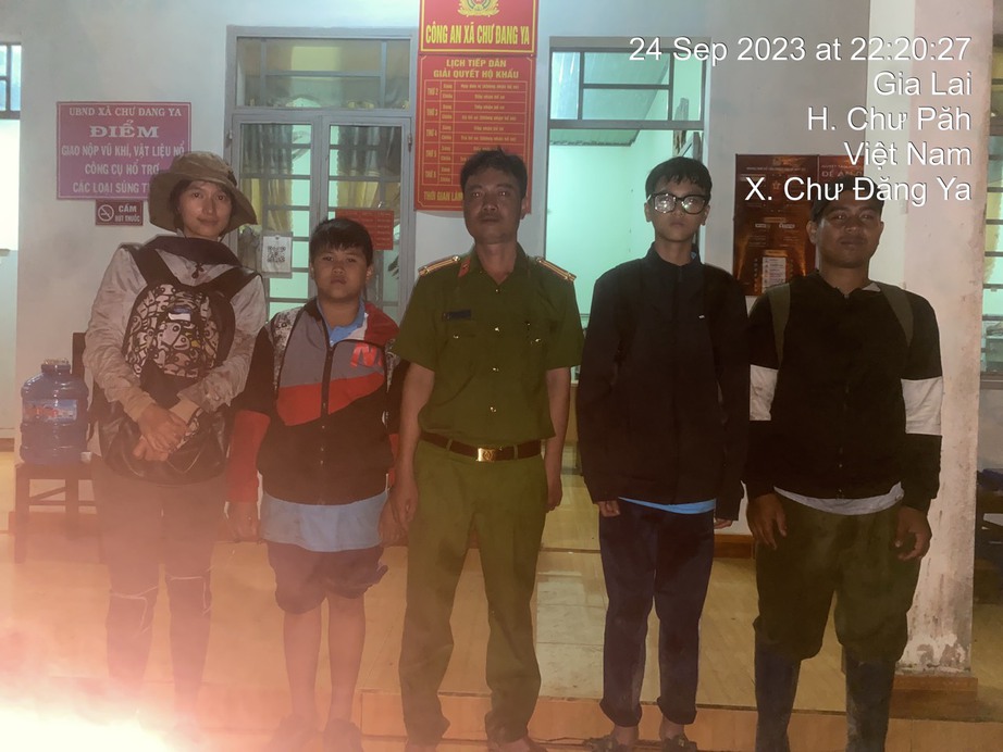 Gia Lai: Giải cứu 3 người lạc đường khi leo n&uacute;i - Ảnh 1.