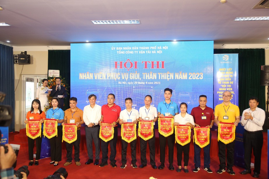 Transerco tổ chức cuộc thi nhân viên giỏi, thân thiện - Ảnh 2. Transerco tổ chức cuộc thi nhân viên giỏi, thân thiện - Ảnh 2.