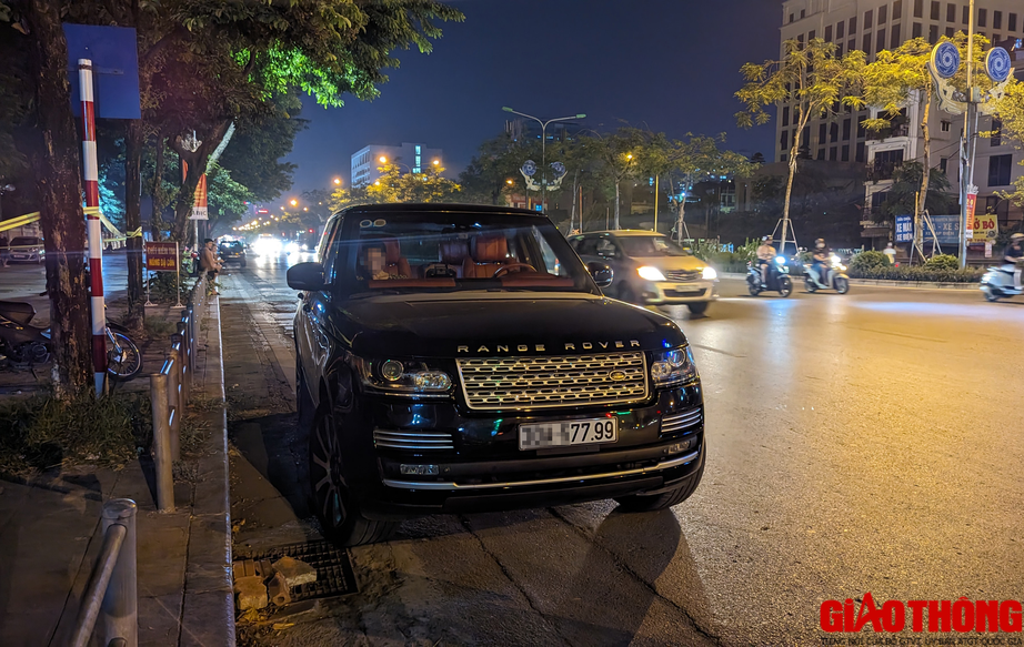 T&agrave;i xế Range Rover 'd&iacute;nh' nồng độ cồn, xin cảnh s&aacute;t bỏ qua trong đ&ecirc;m 2/9 - Ảnh 2.