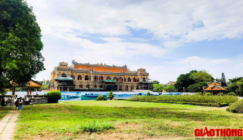 Chiêm ngưỡng ngôi điện chỉ còn nền móng sau 5 năm đầu tư phục hồi trong Đại Nội Huế - Ảnh 3. Chiêm ngưỡng ngôi điện chỉ còn nền móng sau 5 năm đầu tư phục hồi trong Đại Nội Huế - Ảnh 3.