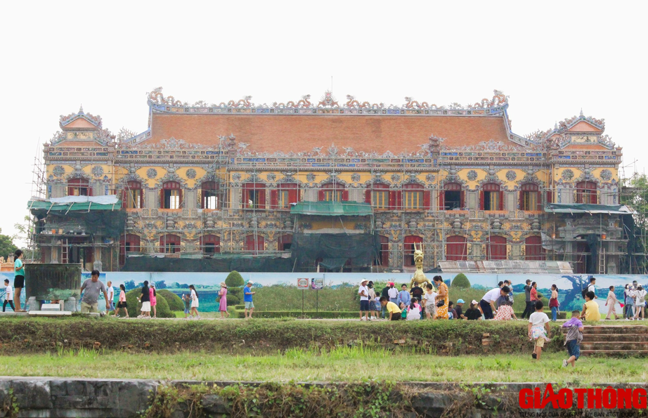 Chiêm ngưỡng ngôi điện chỉ còn nền móng sau 5 năm đầu tư phục hồi trong Đại Nội Huế - Ảnh 8. Chiêm ngưỡng ngôi điện chỉ còn nền móng sau 5 năm đầu tư phục hồi trong Đại Nội Huế - Ảnh 8.