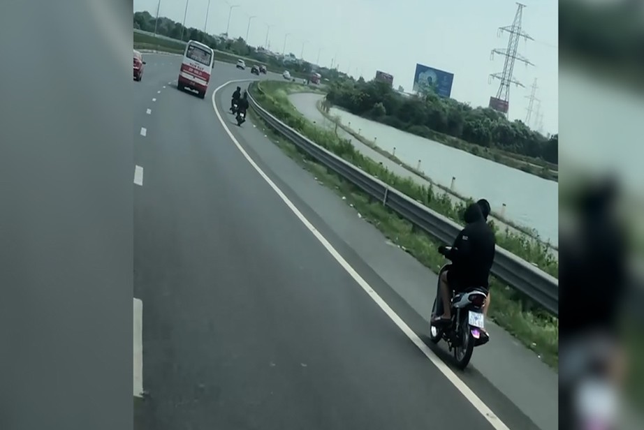 T&oacute;m gọn nh&oacute;m thanh thiếu ni&ecirc;n chạy xe m&aacute;y tr&ecirc;n cao tốc Ph&aacute;p V&acirc;n - Cầu Giẽ - Ảnh 2.