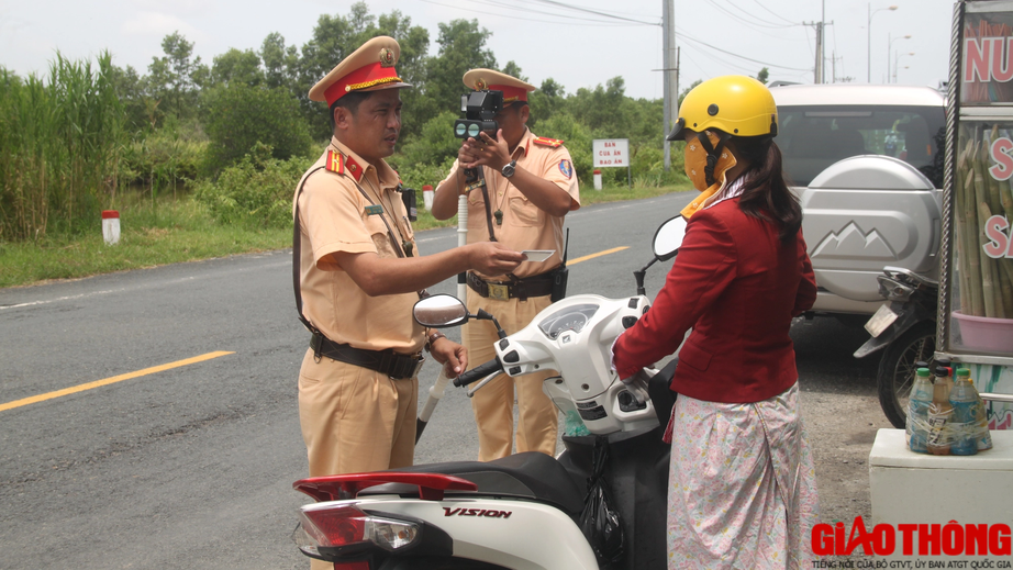 Cà Mau: Siết chặt kiểm tra, tai nạn giao thông dịp nghỉ lễ Quốc khánh được kiềm chế - Ảnh 1. Cà Mau: Siết chặt kiểm tra, tai nạn giao thông dịp nghỉ lễ Quốc khánh được kiềm chế - Ảnh 1.