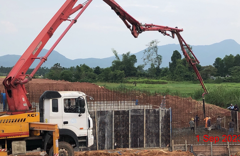 Nhộn nhịp tr&ecirc;n c&ocirc;ng trường Cao tốc Quảng Ng&atilde;i-Ho&agrave;i Nhơn  - Ảnh 2.