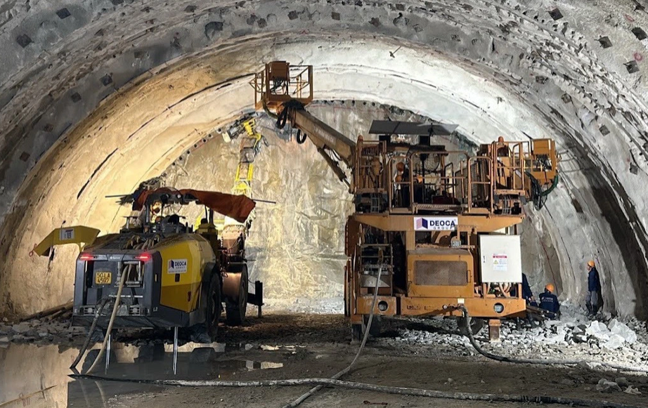 Nhộn nhịp tr&ecirc;n c&ocirc;ng trường Cao tốc Quảng Ng&atilde;i-Ho&agrave;i Nhơn  - Ảnh 3.