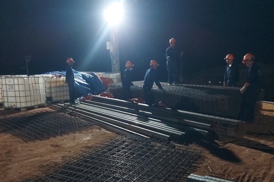 Nhộn nhịp tr&ecirc;n c&ocirc;ng trường Cao tốc Quảng Ng&atilde;i-Ho&agrave;i Nhơn  - Ảnh 6.