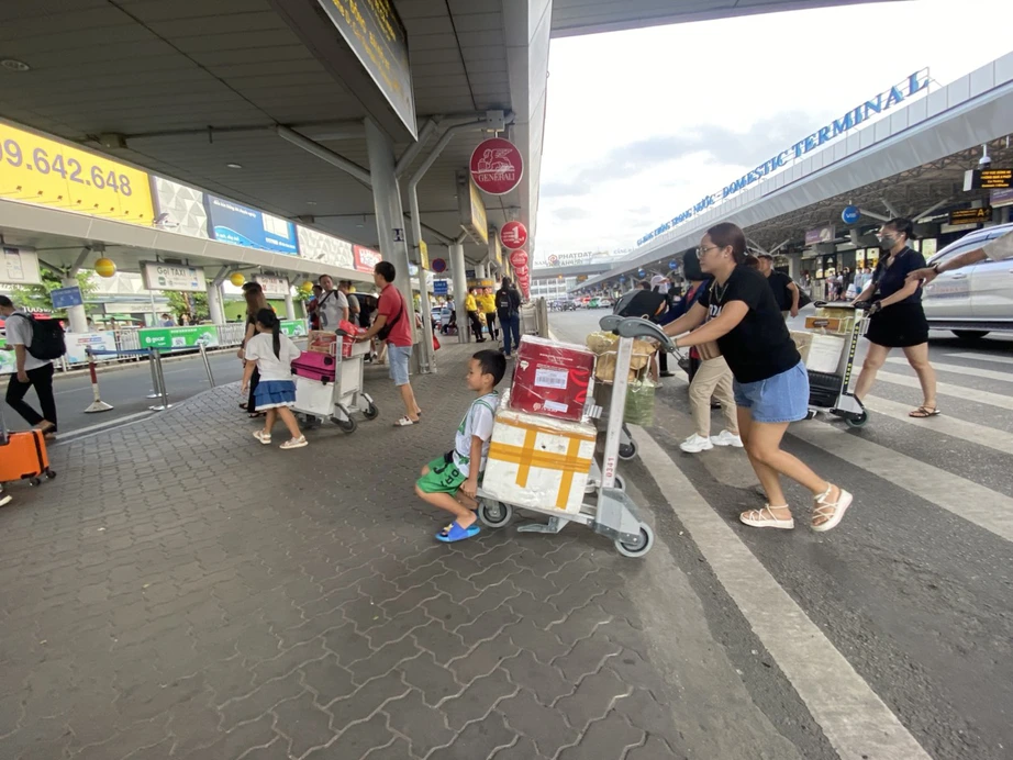 Hơn 700 chuyến bay cất hạ c&aacute;nh tại T&acirc;n Sơn Nhất trong ng&agrave;y cuối c&ugrave;ng nghỉ lễ Quốc kh&aacute;nh 2/9 - Ảnh 5.