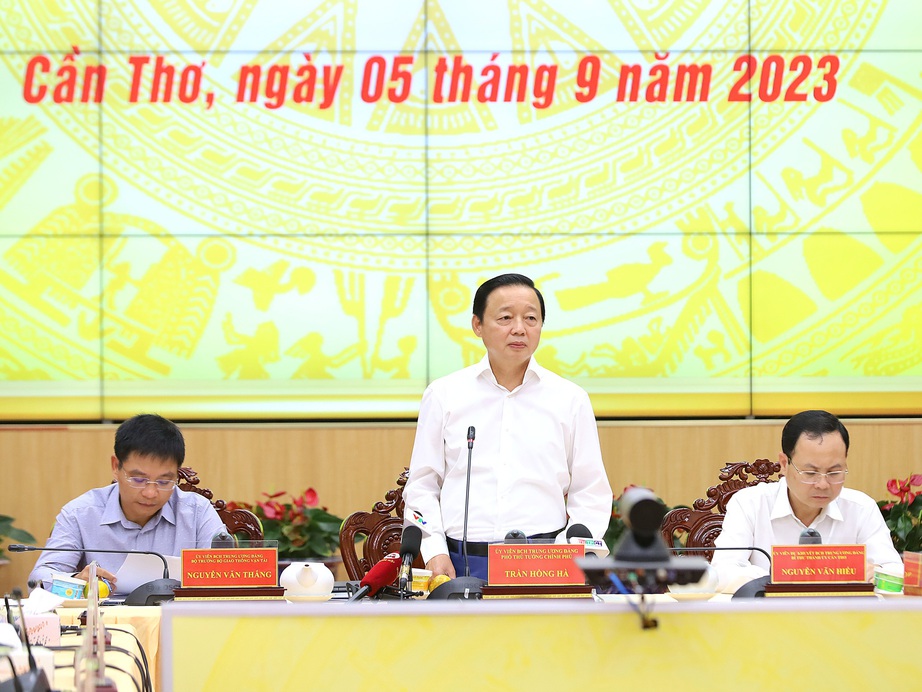 Quyết liệt t&igrave;m nguồn c&aacute;t cho 355km cao tốc tại ĐBSCL - Ảnh 1.