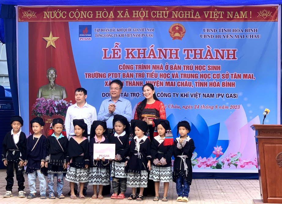 PV GAS hỗ trợ c&aacute;c địa phương cải tạo, x&acirc;y dựng c&ocirc;ng tr&igrave;nh gi&aacute;o dục - Ảnh 2.