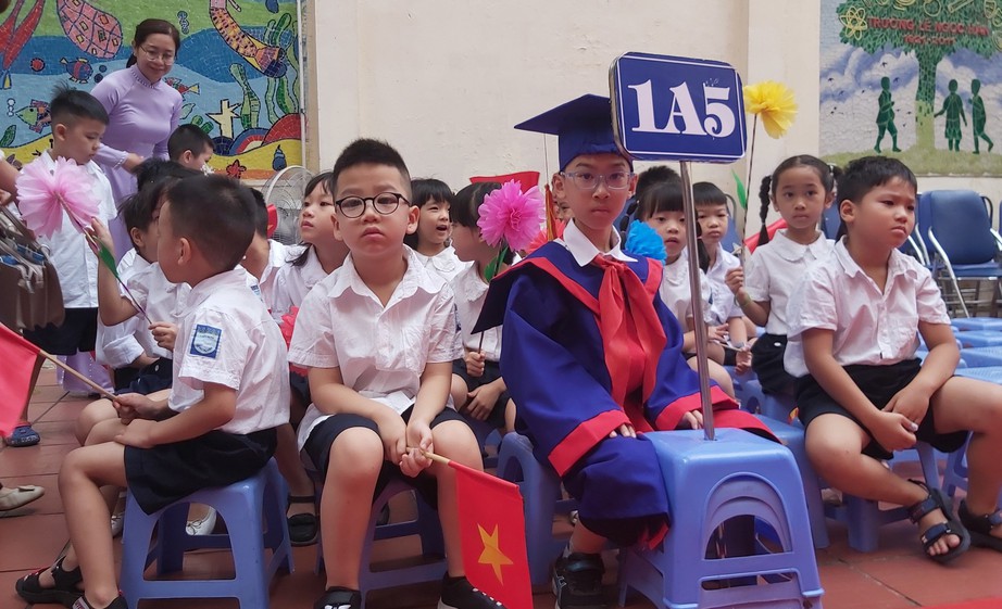 Gần 23 triệu học sinh cả nước bước v&agrave;o năm học mới - Ảnh 2.