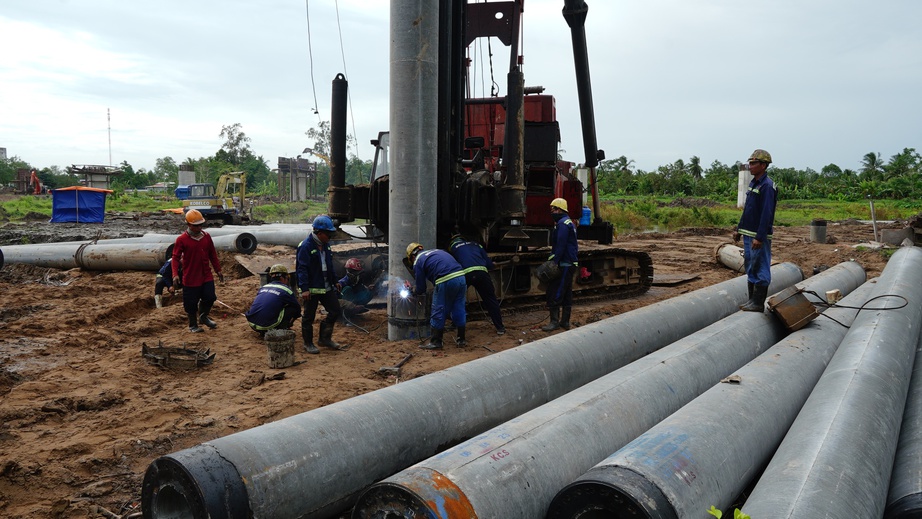 Quyết liệt t&igrave;m nguồn c&aacute;t cho 355km cao tốc tại ĐBSCL - Ảnh 3.