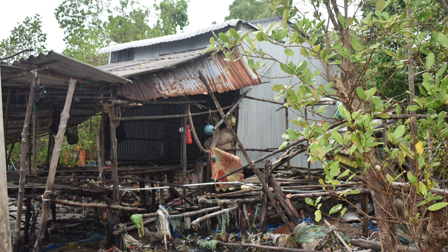 Người d&acirc;n ven biển C&agrave; Mau thấp thỏm nỗi lo b&ecirc;n miệng thuỷ thần - Ảnh 1.