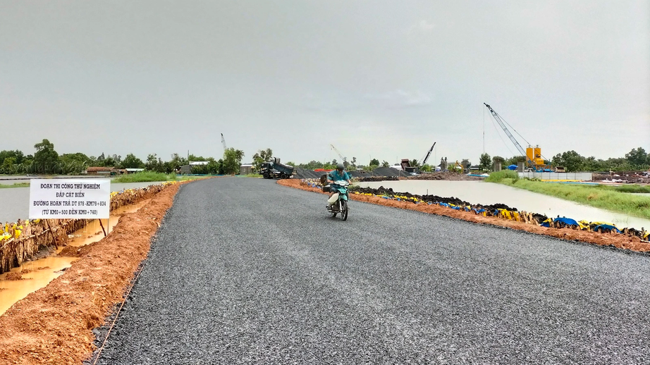 Gần 8 th&aacute;ng thi c&ocirc;ng cao tốc Hậu Giang &ndash; C&agrave; Mau đạt hơn 8% hợp đồng - Ảnh 1.
