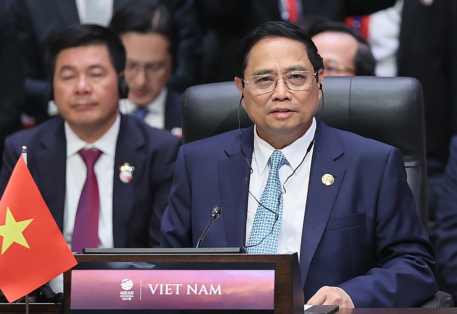 Thủ tướng: Tự cường v&agrave; đo&agrave;n kết để c&aacute;c đối t&aacute;c t&ocirc;n trọng vai tr&ograve; trung t&acirc;m của ASEAN - Ảnh 1.