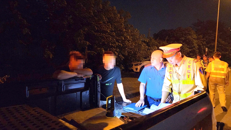 T&agrave;i xế xe qu&aacute; tải ch&acirc;y &igrave; suốt 10 tiếng vẫn bị xử l&yacute; - Ảnh 3.