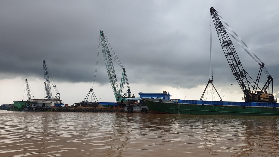 Cao tốc miền T&acirc;y nằm chờ c&aacute;t, v&igrave; đ&acirc;u? - Ảnh 2.