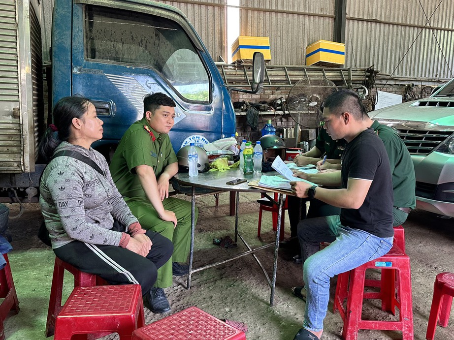 Quảng Ng&atilde;i bắt giữ h&agrave;ng ngh&igrave;n l&iacute;t dầu DO kh&ocirc;ng h&oacute;a đơn chứng từ - Ảnh 2.