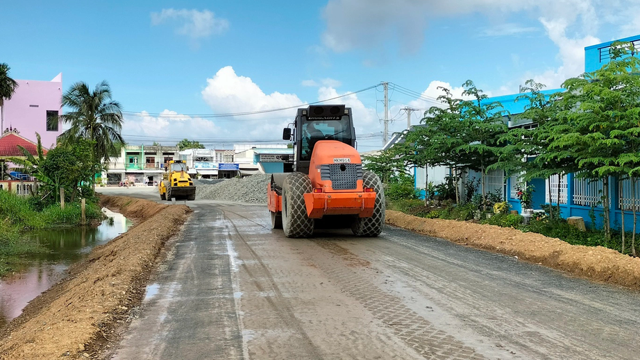 C&agrave; Mau: X&acirc;y dựng kết cấu hạ tầng c&oacute; trọng điểm, ưu ti&ecirc;n c&aacute;c c&ocirc;ng tr&igrave;nh động lực - Ảnh 2.