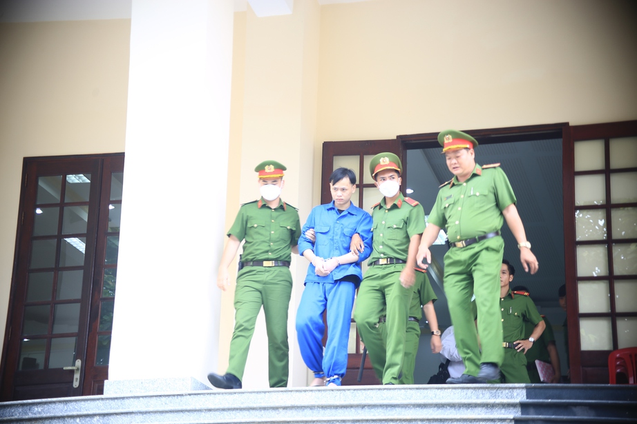 Nghĩ bị "tr&ecirc;u ngươi" nam thanh ni&ecirc;n bắn tử vong thiếu ni&ecirc;n 17 tuổi - Ảnh 1.