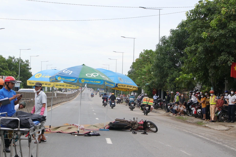 Vụ TNGT ở Quảng Ng&atilde;i l&agrave;m hai người chết: Nguy&ecirc;n nh&acirc;n do đ&acirc;u? - Ảnh 1.