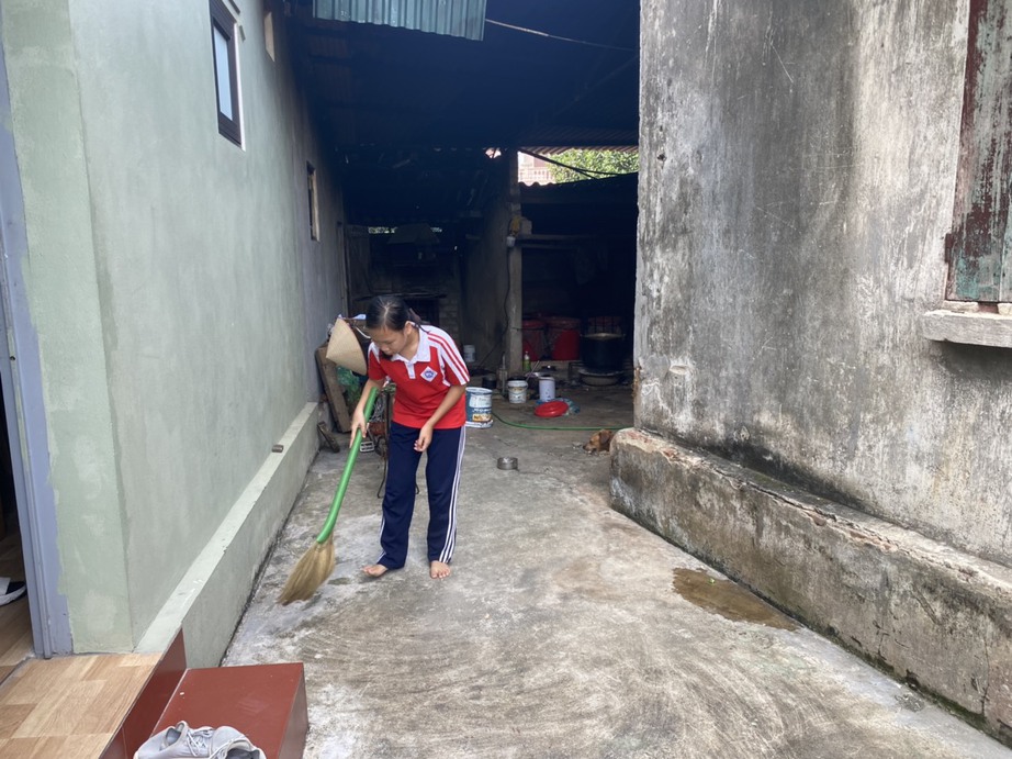 Quảng Ninh: X&oacute;t xa gia cảnh thiếu trước, hụt sau của ba trẻ mồ c&ocirc;i do bố chết đuối, mẹ tử v&igrave; tai nạn giao th&ocirc;ng - Ảnh 3.