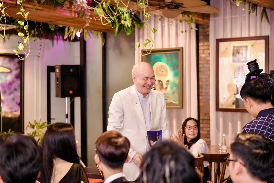 Nhạc sĩ Vũ Th&agrave;nh An trao t&aacute;c quyền tuyệt phẩm &acirc;m nhạc v&igrave; mục đ&iacute;ch thiện nguyện - Ảnh 2.