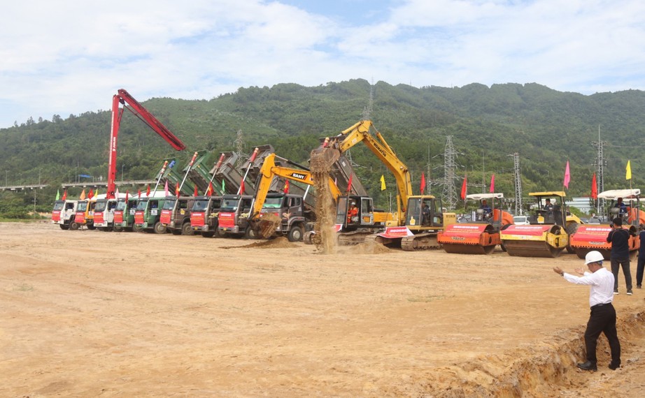 Khởi c&ocirc;ng đường nối cảng Li&ecirc;n Chiểu, kết nối mạng lưới vận tải đường bộ quốc gia - Ảnh 3.