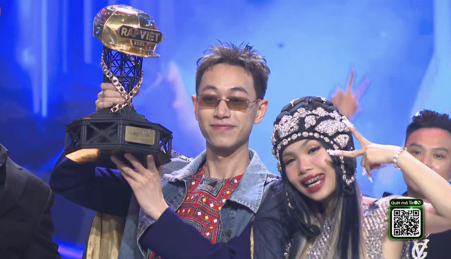 Chủ nhân hit "À lôi" Double2T trở thành quán quân Rap Việt mùa 3 - Ảnh 1. Chủ nhân hit "À lôi" Double2T trở thành quán quân Rap Việt mùa 3 - Ảnh 1.