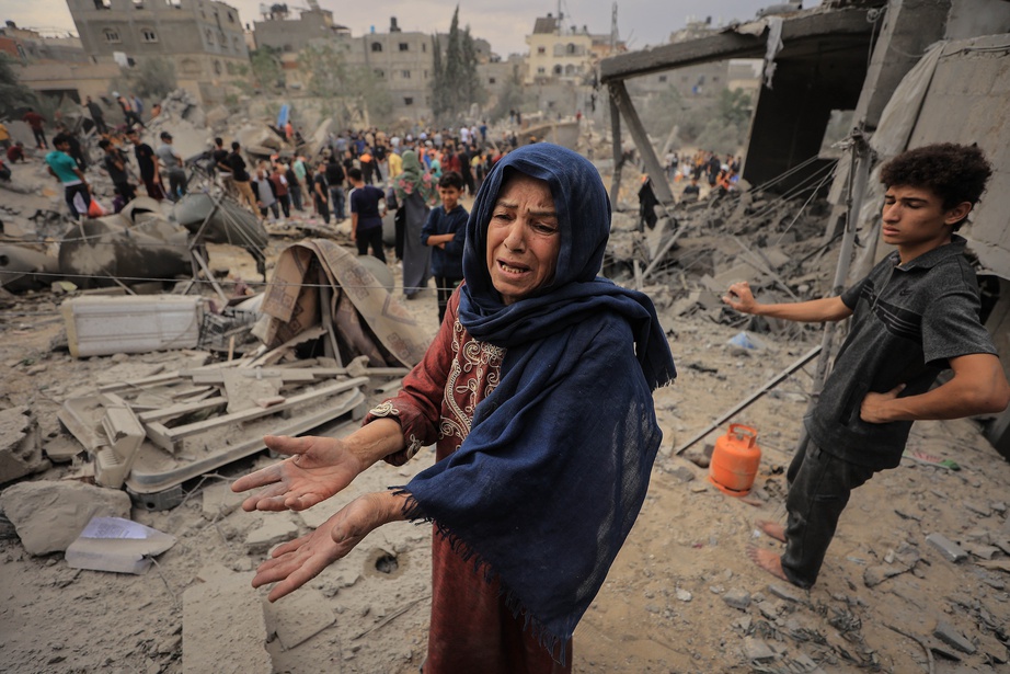 Gần như to&agrave;n bộ 2,3 triệu người d&acirc;n Gaza phải rời bỏ nh&agrave; cửa, trong đ&oacute; hơn 1 triệu người tr&uacute; ẩn trong c&aacute;c cơ sở của UNRWA