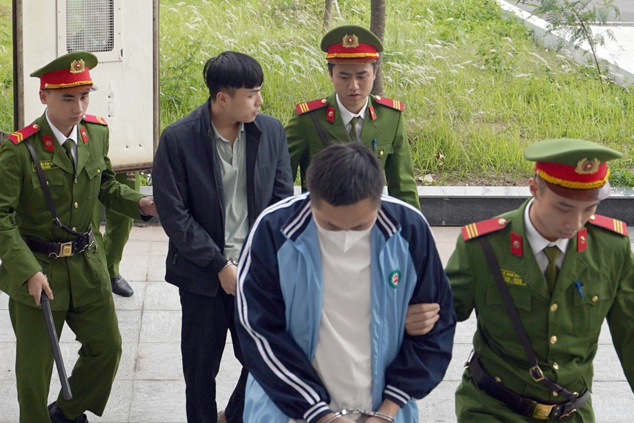 Ba cựu c&ocirc;ng an bắn d&ecirc; của d&acirc;n khai g&igrave; khi hầu t&ograve;a?- Ảnh 1.