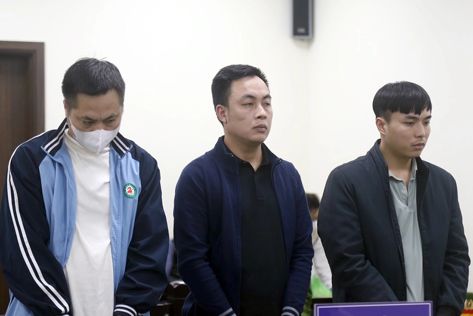 Ba cựu c&ocirc;ng an bắn d&ecirc; của d&acirc;n khai g&igrave; khi hầu t&ograve;a?- Ảnh 2.