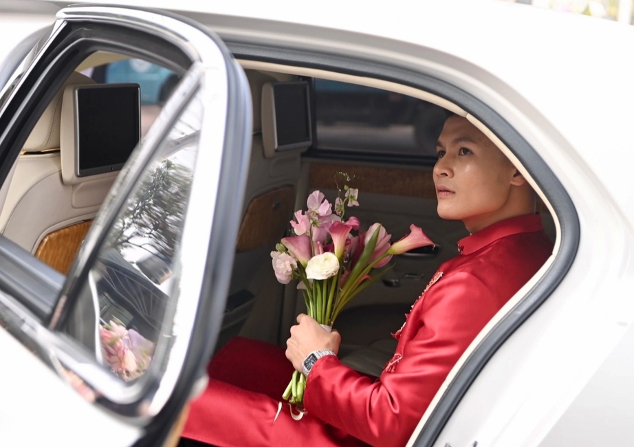 &ldquo;L&aacute;c mắt&rdquo; với lễ ăn hỏi ho&agrave;nh tr&aacute;ng của tiền vệ Nguyễn Quang Hải- Ảnh 3.