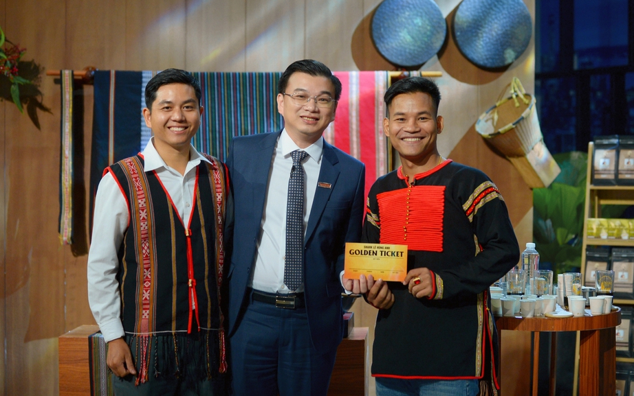 Ch&agrave;ng trai &Ecirc; đ&ecirc; l&agrave;m điều g&igrave; khiến Shark H&ugrave;ng Anh r&uacute;t Golden Ticket gi&agrave;nh deal &ldquo;nảy lửa&rdquo;- Ảnh 5.