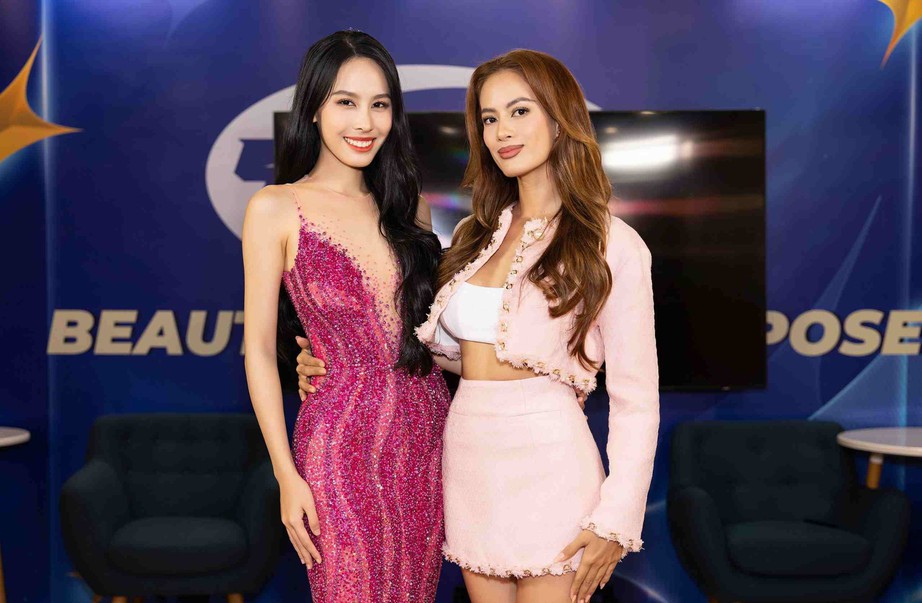 Lộ mặt những &ldquo;bậc thầy&rdquo; ph&iacute;a sau l&ograve; luyện c&aacute;c hoa, &aacute; hậu đi thi quốc tế- Ảnh 6.