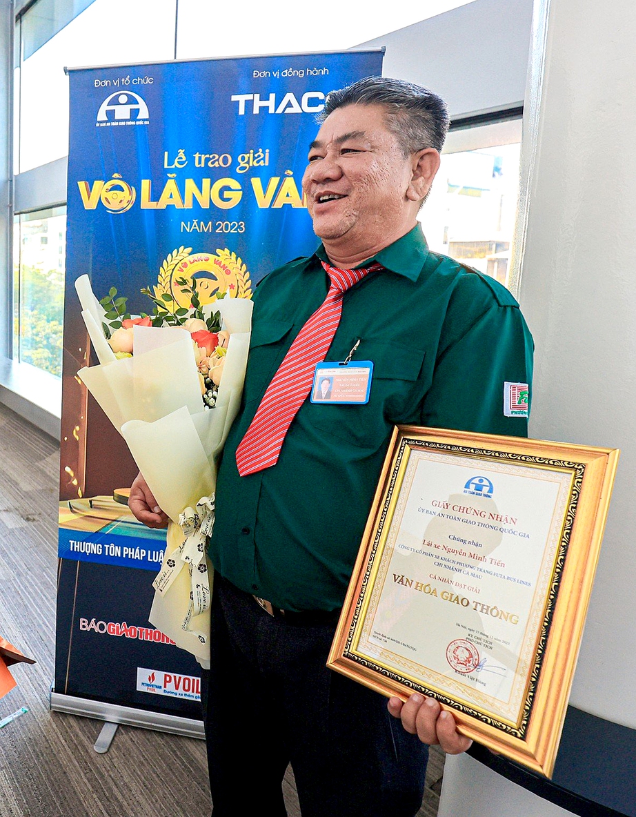 Chuyện những t&agrave;i xế V&ocirc; lăng v&agrave;ng h&agrave;o hiệp gi&uacute;p người- Ảnh 3.