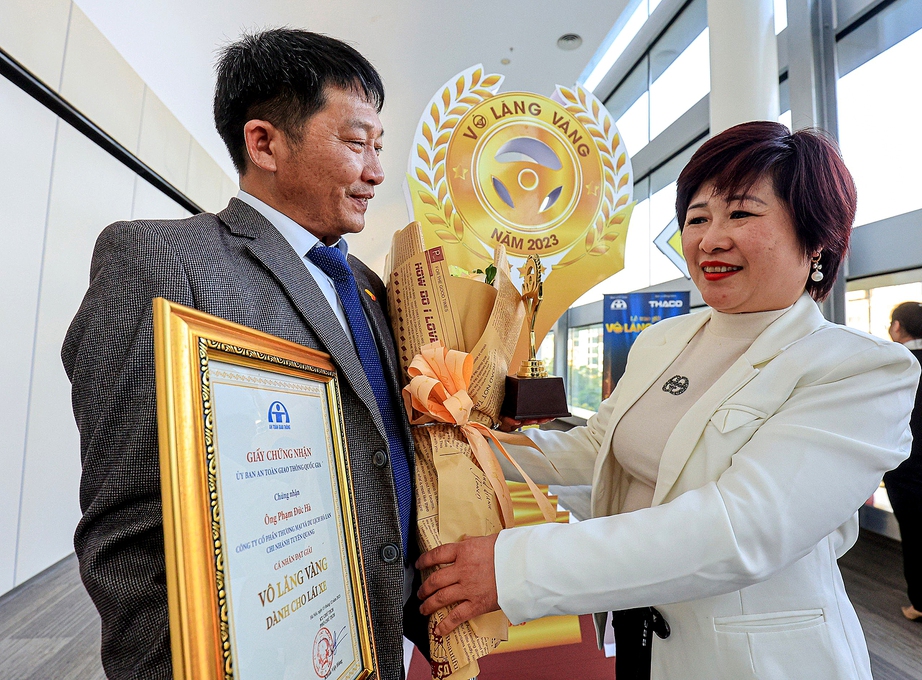 Chuyện những t&agrave;i xế V&ocirc; lăng v&agrave;ng h&agrave;o hiệp gi&uacute;p người- Ảnh 2.