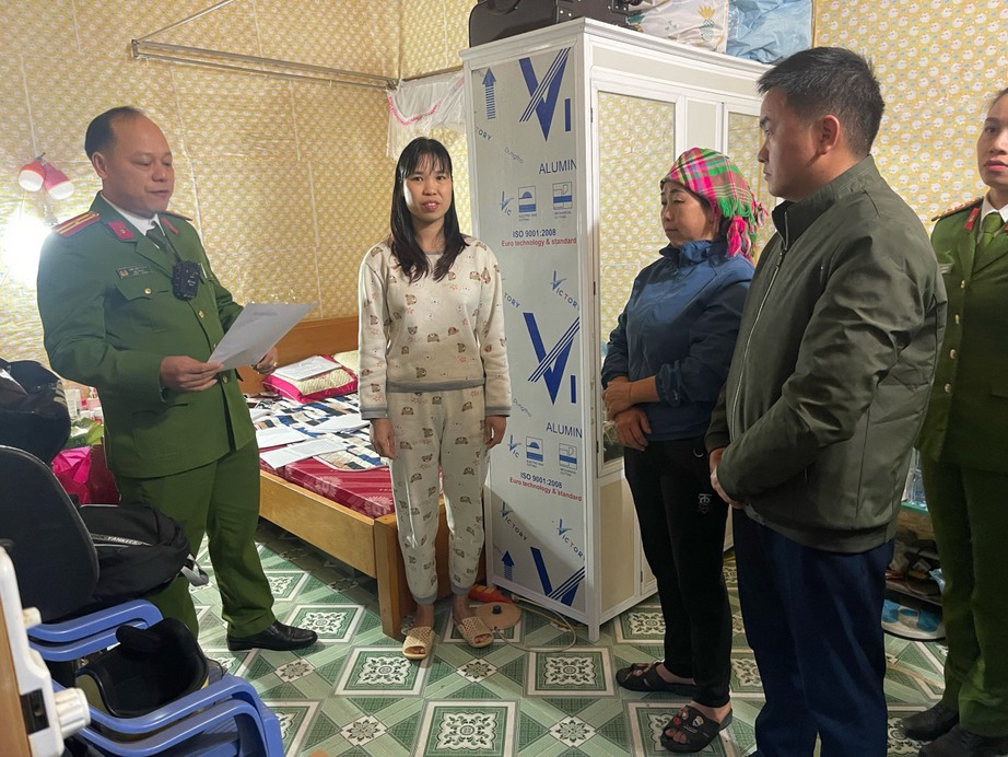 Khởi tố, bắt tạm giam một Hiệu trưởng ở Lai Ch&acirc;u cho vay l&atilde;i nặng từ 365% - 2.555%/năm  - Ảnh 1.