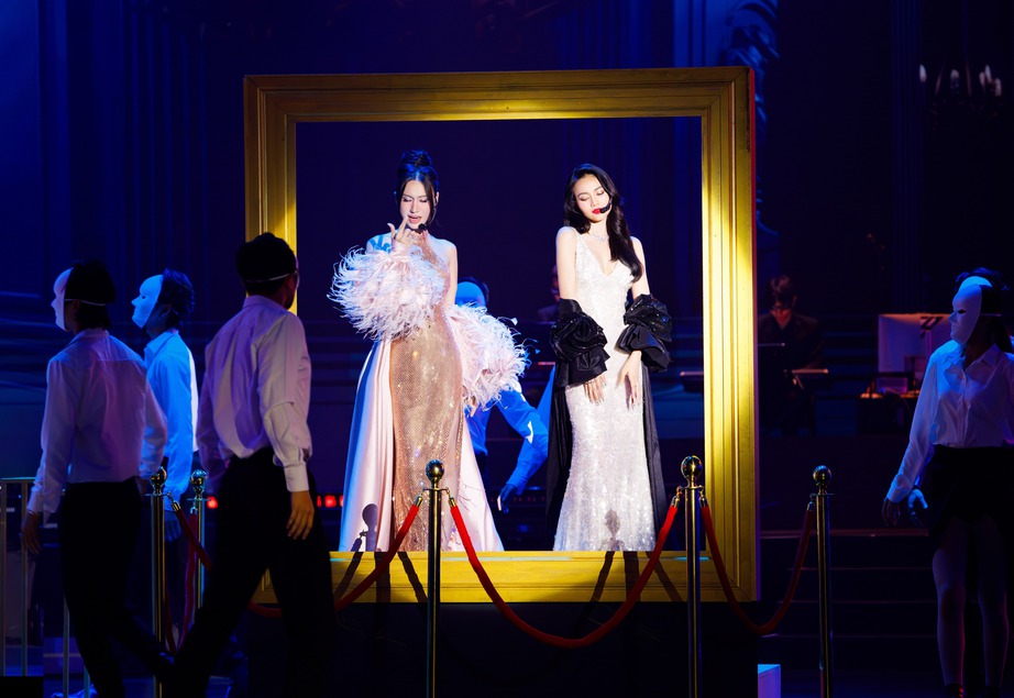 Diva Hồng Nhung, MLee cùng nhóm chị đẹp của mình hoá ma cà rồng - Ảnh 7. Diva Hồng Nhung, MLee cùng nhóm chị đẹp của mình hoá ma cà rồng - Ảnh 7.