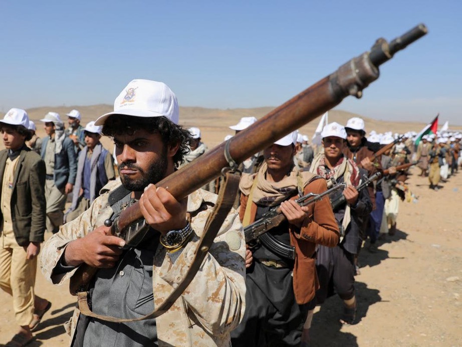 Bị kh&ocirc;ng k&iacute;ch mạnh, Houthi ra tối hậu thư với c&ocirc;ng d&acirc;n Mỹ, Anh ở Yemen- Ảnh 1.