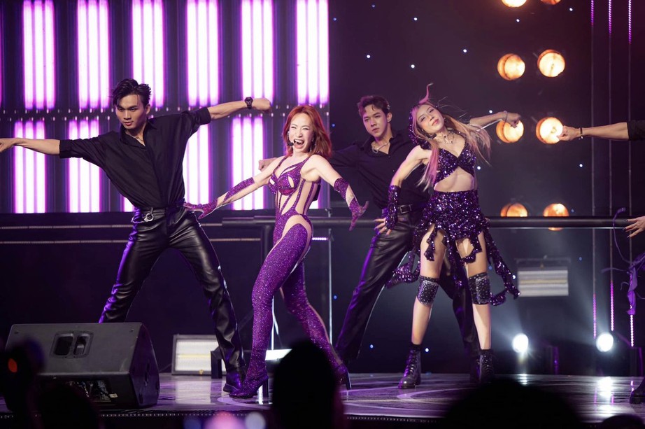 Chị đẹp Uy&ecirc;n Linh l&agrave; ứng cử vi&ecirc;n qu&aacute;n qu&acirc;n s&aacute;ng gi&aacute; của Chị đẹp đạp gi&oacute; rẽ s&oacute;ng- Ảnh 5.