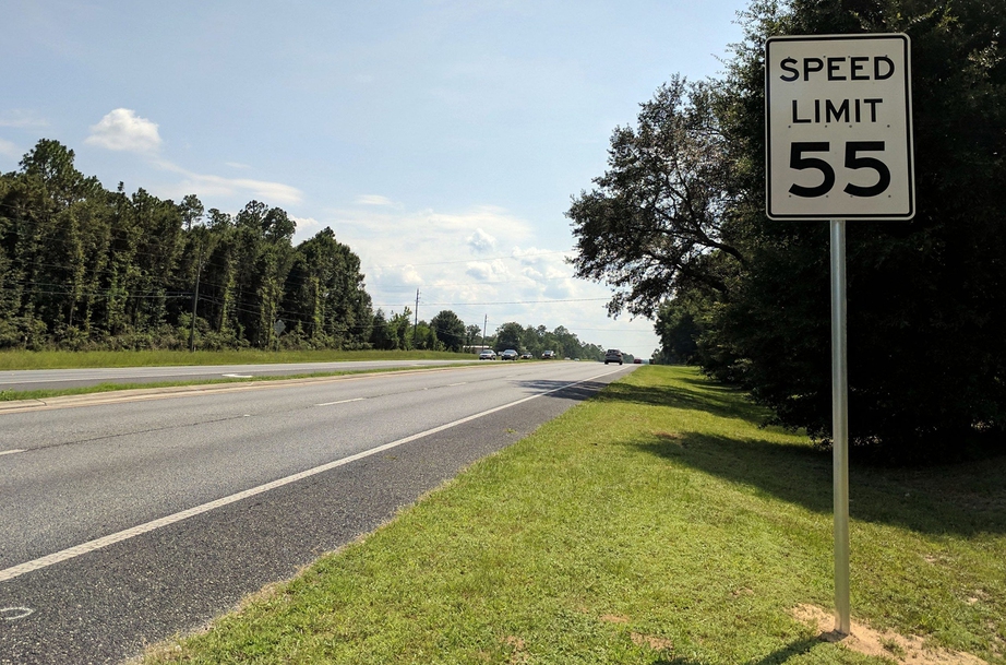 Tranh cãi đề xuất kiểm soát tốc độ ô tô ở Mỹ- Ảnh 2. Tranh cãi đề xuất kiểm soát tốc độ ô tô ở Mỹ- Ảnh 2.