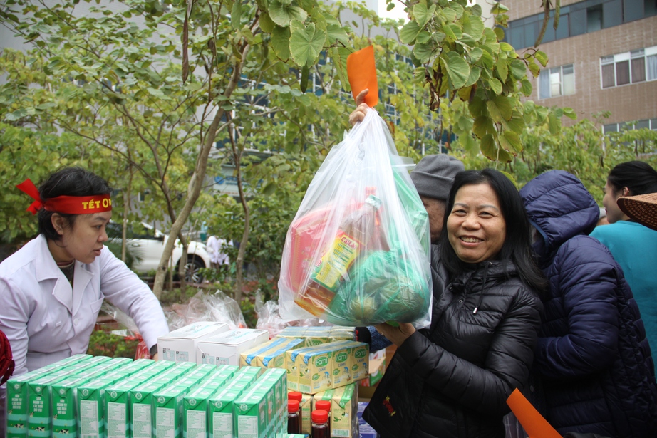 Ấm áp hội chợ Tết không đồng trong bệnh viện- Ảnh 10. Ấm áp hội chợ Tết không đồng trong bệnh viện- Ảnh 10.