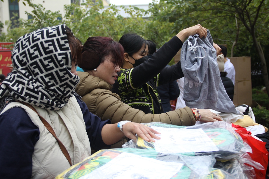 Ấm áp hội chợ Tết không đồng trong bệnh viện- Ảnh 7. Ấm áp hội chợ Tết không đồng trong bệnh viện- Ảnh 7.