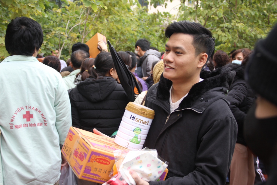 Ấm áp hội chợ Tết không đồng trong bệnh viện- Ảnh 9. Ấm áp hội chợ Tết không đồng trong bệnh viện- Ảnh 9.