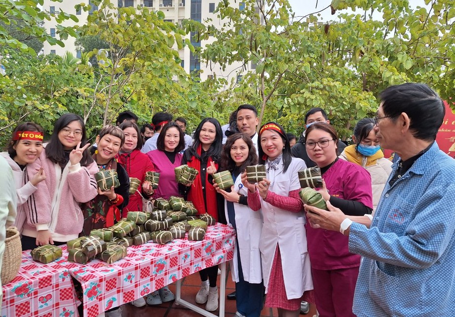 Ấm áp hội chợ Tết không đồng trong bệnh viện- Ảnh 12. Ấm áp hội chợ Tết không đồng trong bệnh viện- Ảnh 12.