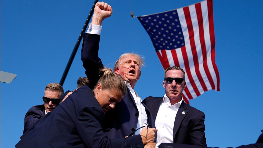 &Ocirc;ng Trump muốn d&ugrave;ng m&aacute;y bay qu&acirc;n sự trang bị t&ecirc;n lửa để đi vận động tranh cử- Ảnh 1.