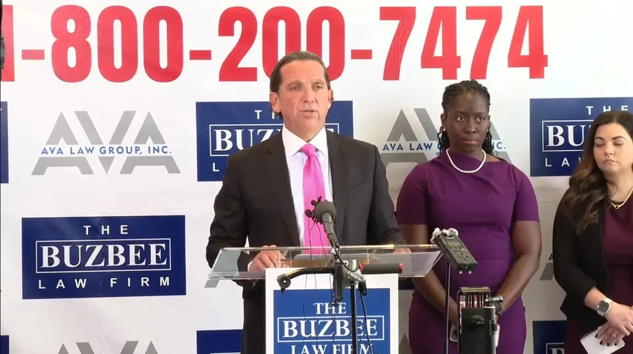 Sốc: Diddy bị tố x&acirc;m hại t&igrave;nh dục 25 trẻ vị th&agrave;nh ni&ecirc;n, nạn nh&acirc;n nhỏ nhất l&agrave; 9 tuổi- Ảnh 1.