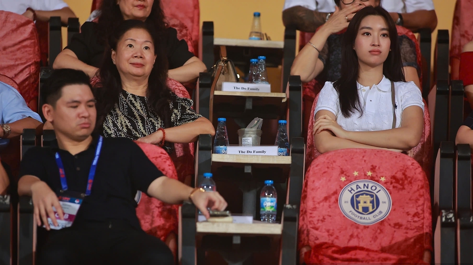 Vợ Chủ tịch H&agrave; Nội FC l&agrave;m đại sứ cho giải b&oacute;ng đ&aacute; nữ quốc tế- Ảnh 1.